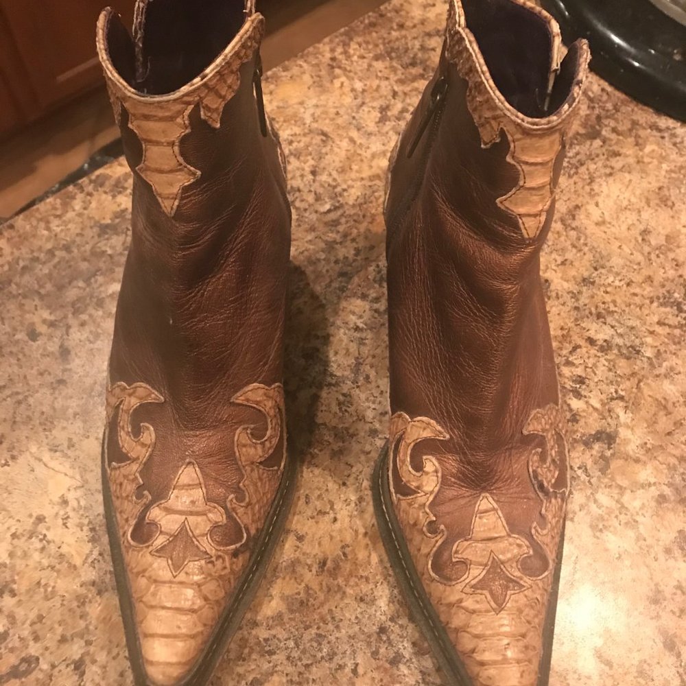 Donald Pliner Western Couture Collection Joya Boot - Picture 2 of 5